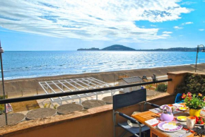 Casa Edy fronte mare Latina